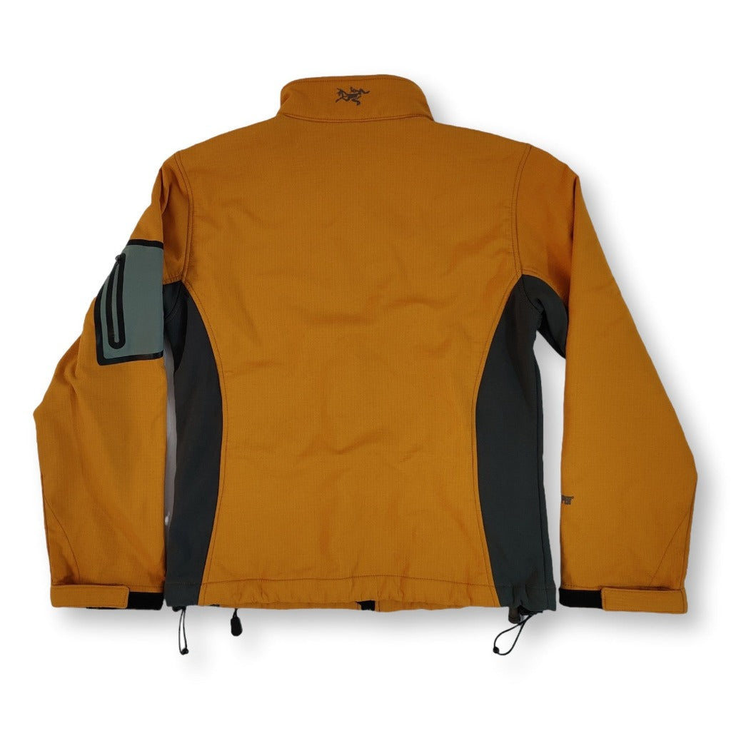 Vintage Arcteryx windstopper made in Canada | retroiscooler