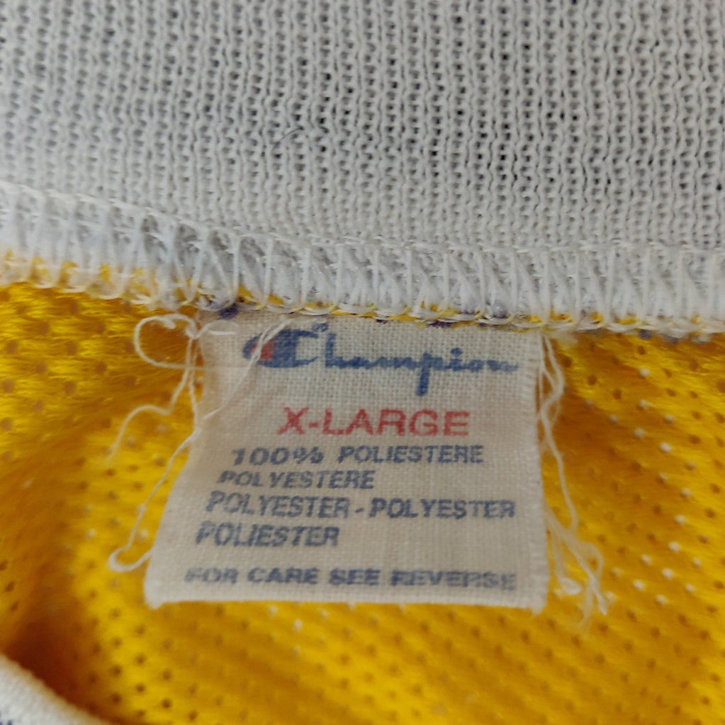 Magic Johnson Los Angeles Lakers Number 32 Retro Vintage Jersey Closeup  Graphic Design T-Shirt